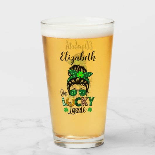 Een Lucky Lassie met naam op glas (Achterkant gevuld)