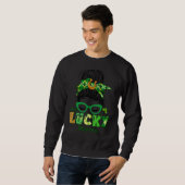Een Lucky Momma Messy Bun Leopard St Patrick's Day Trui (Voorkant volledig)