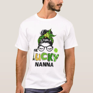 Eén Lucky Nanna Messy Bun Leopard St Patrick's Day T-shirt