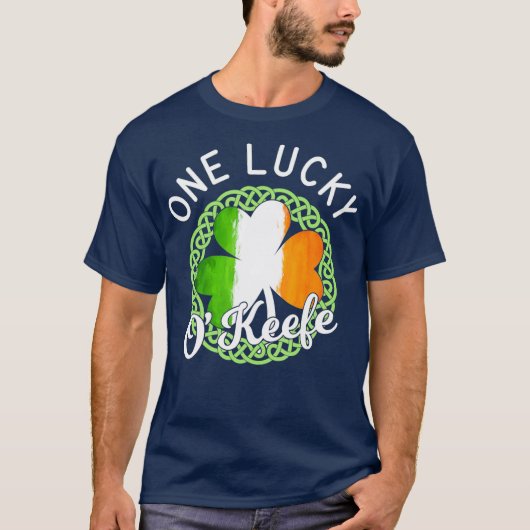 Eén Lucky OKeefe Irish Family Name T-shirt (Voorkant)