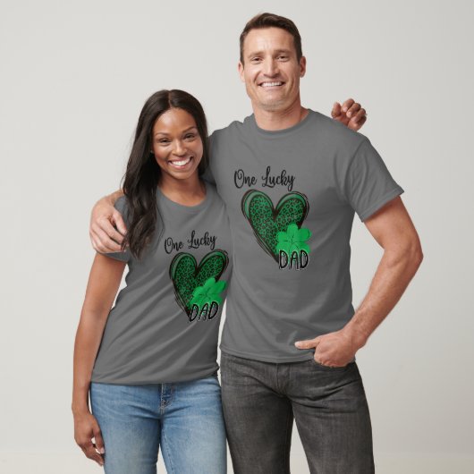 Eén Lucky Pa Leopard Heart St Patrick Day T-shirt (Unisex)