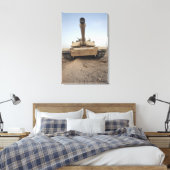 Een M-1A1 hoofdslagtank Canvas Afdruk (Insitu (Slaapkamer))