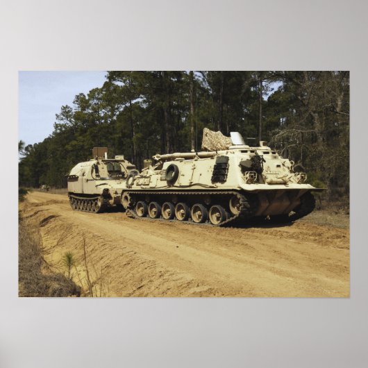 Een M-88-herstelvoertuig begint een M992 te trekke Poster (Voorkant)
