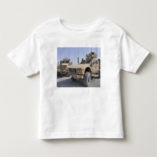 Een M-ATV mijnbestendig amusementsbeschermd voertu Kinder Shirts (Voorkant)