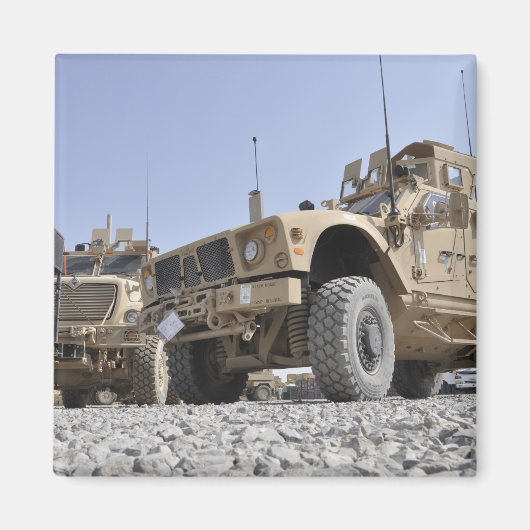 Een M-ATV-mijnbestendig amusementsbeschermd voertu Magneet (Voorkant)