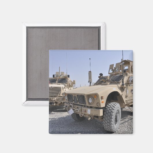 Een M-ATV mijnbestendig amusementsbeschermd voertu Magneet (Voorkant / Achterkant)