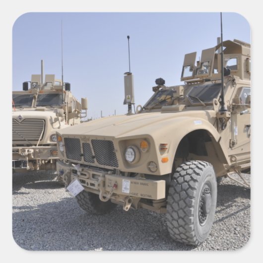 Een M-ATV mijnbestendig amusementsbeschermd voertu Vierkante Sticker (Voorkant)