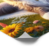 Een Maine Coon-kat die rust op een rustig plattela Poster (Hoek)