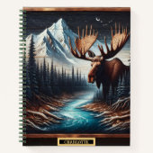 Een majestueuze eland bij de serene bosrivier notitieboek (Voorkant)