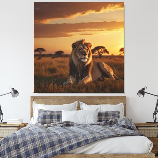 Een majestueuze leeuw loungen op een grazige savan canvas afdruk (Insitu (Slaapkamer))