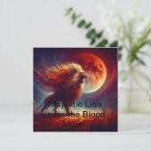 Een majestueuze leeuw onder de bloedmaan. kaart (Staand voorkant)