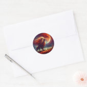 Een majestueuze leeuw onder de bloedmaan. ronde sticker (Envelop)