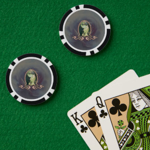 Een majestueuze pauw in goud en groen. poker chips