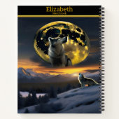 Een majestueuze wolf huilt bij de gloeiende maanve notitieboek (Achterkant)