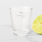 Een man die blij is op maandag is in de steek gela shot glas (Achterkant)