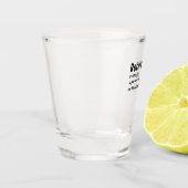 Een man die blij is op maandag is in de steek gela shot glas (Links)