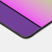 Een man en zijn kattenbakmat bureaumat (Hoek)