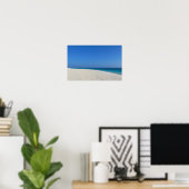 Een Man en zijn Speelgoed Monster Poster (Thuiskantoor)