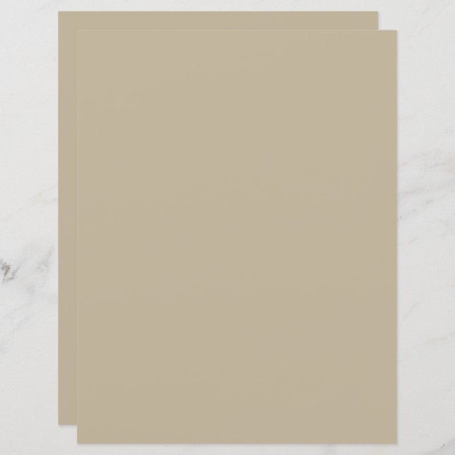 Een man in een pak en een stropdas voor een muur (Voorkant / Achterkant)