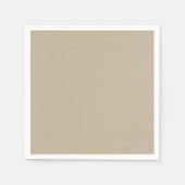 Een man in een pak en een stropdas voor een muur servet (Voorkant)