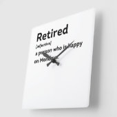 Een man met een gepensioneerde definitie die blij  vierkante klok (Hoek)