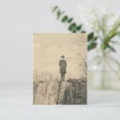 Een man op een klif briefkaart (Staand voorkant)