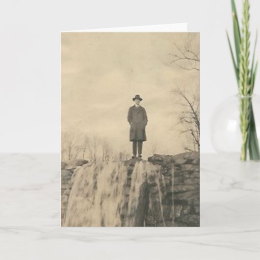 Een man op een klip kaart (Voorkant)