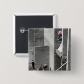 Een marinier en een vijand die een rol speelt vierkante button 5,1 cm (Voorkant /achterkant)