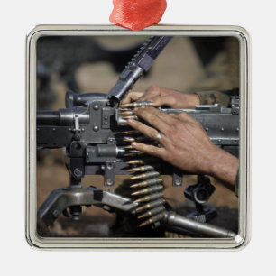 Een marinier laadt een M-240G-pistool Metalen Ornament