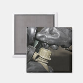 Een marinier steekt een drink buis in zijn stang magneet (Voorkant / Achterkant)