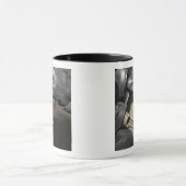 Een marinier steekt een drink buis in zijn stang mok (Midden)