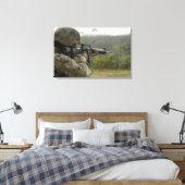 Een marinier voert oefeningen uit canvas afdruk (Insitu (Slaapkamer))