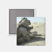 Een marinier vuurt een M16A2-dienstgeweer af Magneet (Voorkant / Achterkant)