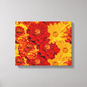 Een Medley van de Rode Gele en Oranje Marigolds Canvas Afdruk (Voorkant)