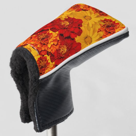 Een Medley van de Rode Gele en Oranje Marigolds Golfheadcover (3/4 voorkant)