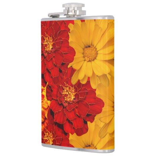 Een Medley van de Rode Gele en Oranje Marigolds Heupfles (Links)