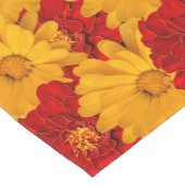 Een Medley van de Rode Gele en Oranje Marigolds Korte Tafelloper (Hoek)