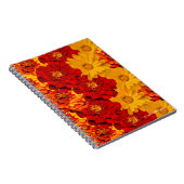 Een Medley van de Rode Gele en Oranje Marigolds Notitieboek (Rechterzijde)