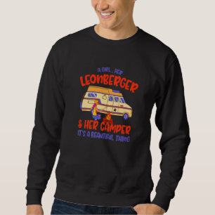 Een Meis Haar Leonberger En Haar Kampeerwagen Leeu Trui