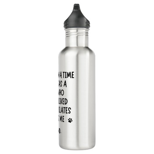 Een meisje dat echt van katten en pilaten hield waterfles  (Rechts)