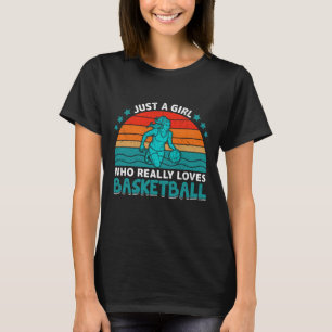 Een meisje dat echt van voetbal houdt t-shirt
