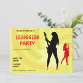 Een meisje dat elektrische gitaar palent kaart (Staand voorkant)