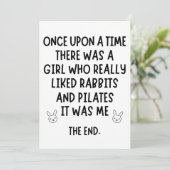 Een meisje dat erg van konijnen en pilates hield. kaart (Staand voorkant)