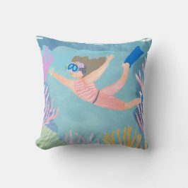 Een meisje dat geniet van een duik kussen