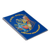 EEN MEISJE DAT GEWOON HAAR HOORN NOTITIEBOEK TANDT (Rechterzijde)