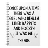 Een meisje dat Hockey en konijnen echt leuk vond. Notitieboek (Voorkant)