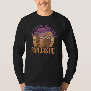 Een meisje dat pandastisch gespannen voelt voor ee t-shirt