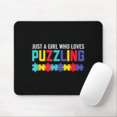 Een meisje dat puzzel puzzel horror leuk vindt muismat (Met muis)