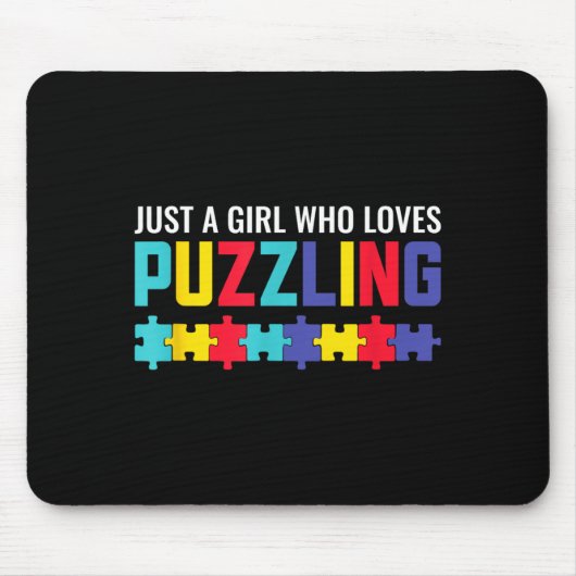 Een meisje dat puzzel puzzel horror leuk vindt muismat (Voorkant)