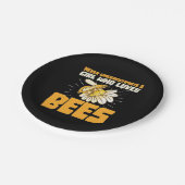 Een meisje dat van bijen houdt papieren bordje (Gekanteld)